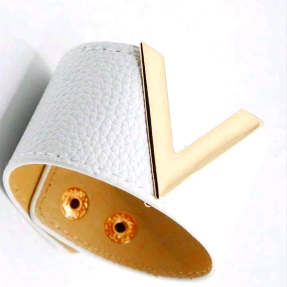 White Cream Wide PU Leather Snap Bracelet with V-Goldtone Inset